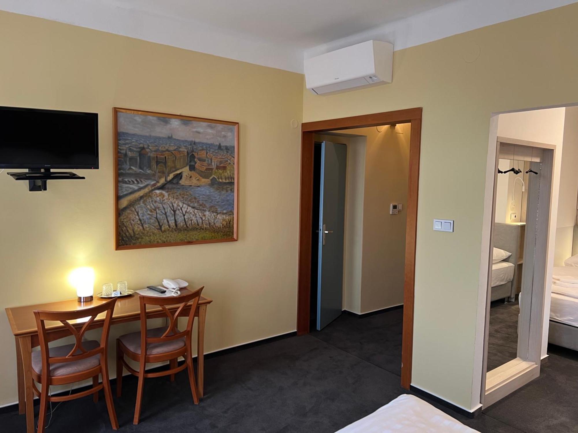 Hotel Praha Liberec Ngoại thất bức ảnh